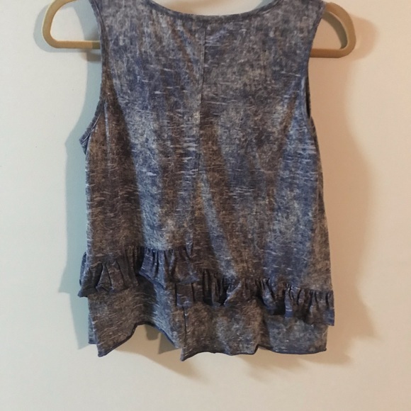 Vince Camuto blue spaced died sleeveless ruffle top in small - Picture 2 of 5